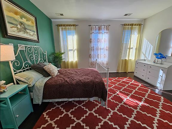 3rd image of 2517 Saint Paul St #3