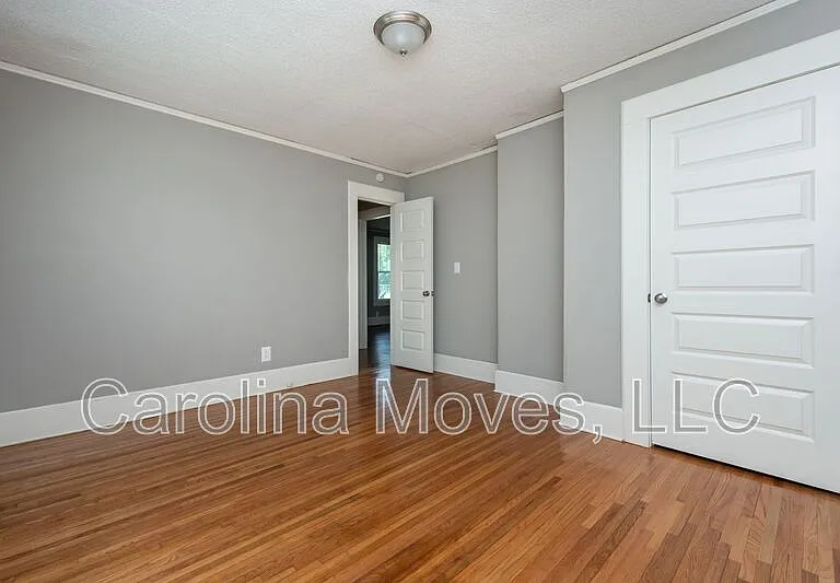 306 Powell St — Photo 16