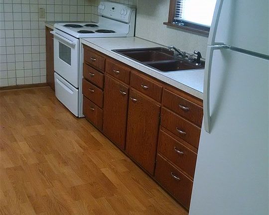 5th image of 1001 W Oak Ave