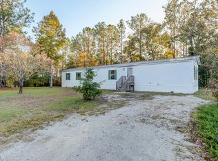 420 Amanda Ln, Hampstead, NC 28443