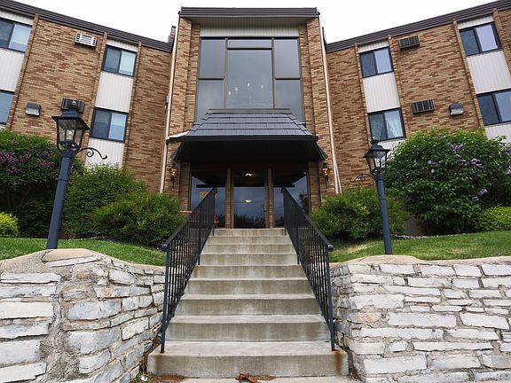 2nd image of 2700 Oxford St N APT 136