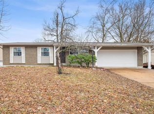 512 Lee Dr, Saint Charles, MO 63301