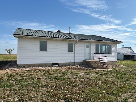 4th image of 2395 Benton Iowa Rd