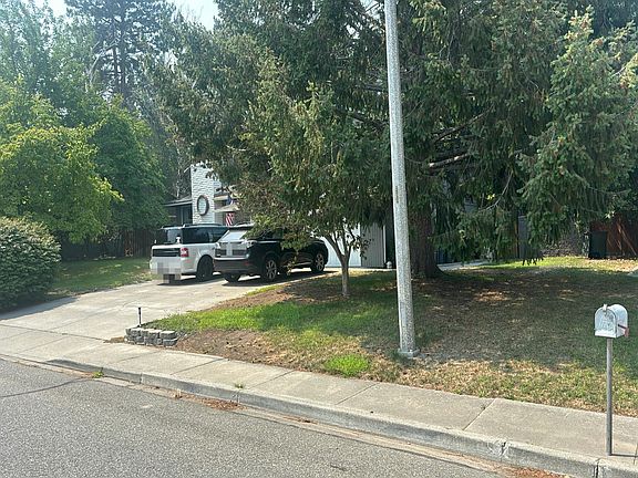 2nd image of 2121 Sheridan Pl