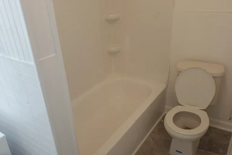 55 E Cork St #B — Photo 7