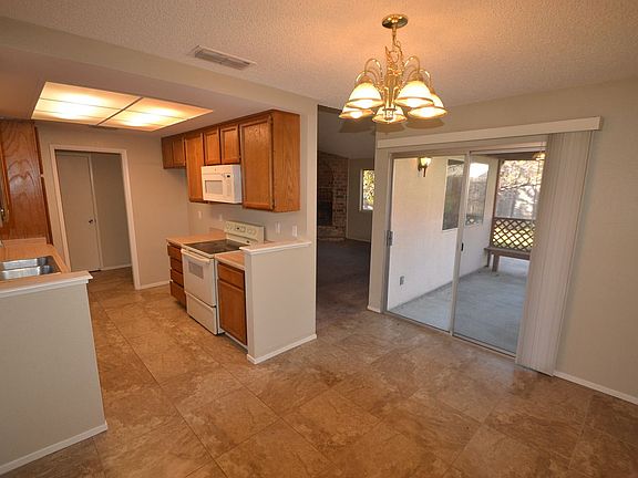 3rd image of 9 Questa Ct