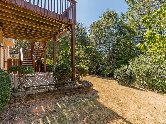3rd image of 315 Riverbirch Ln