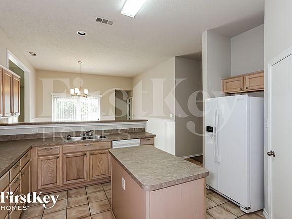 5th image of 312 Camp Creek Dr