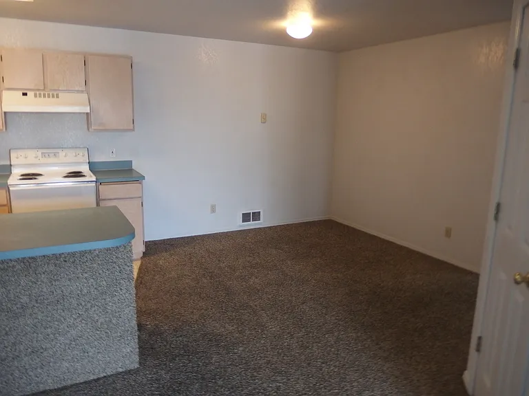 1443 Northwood Dr — Photo 8