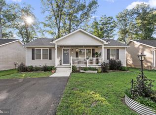 57 Oak Ln, Colonial Beach, VA 22443