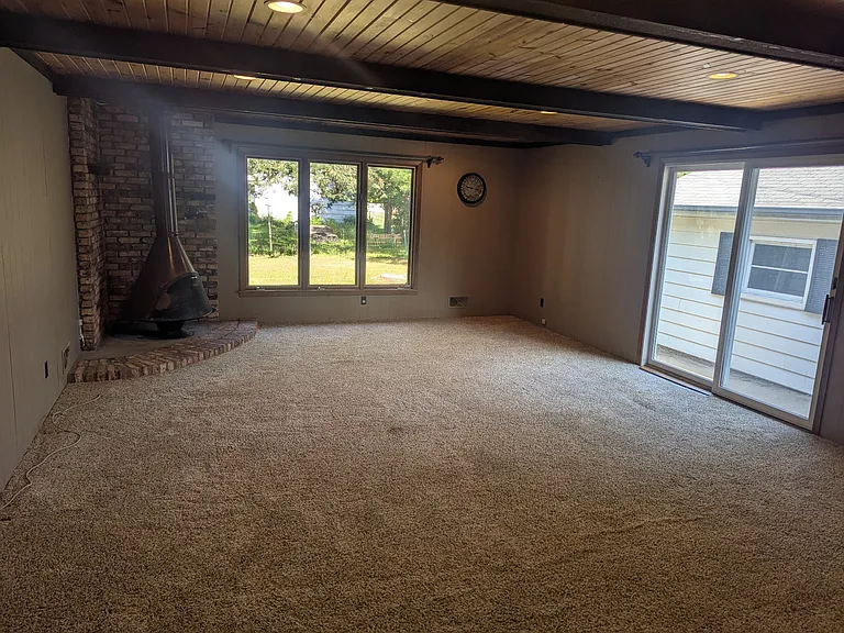 116 Rhame Ave — Photo 4