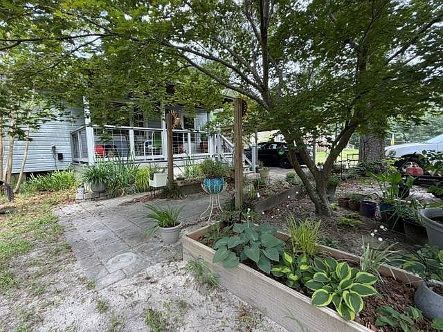 1st image of 143 Lyndon Cir