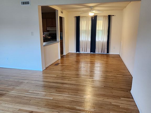 2nd image of 8457 Larrymore Ave