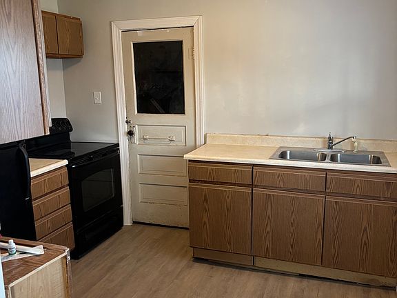 3rd image of 2411 Ome Ave