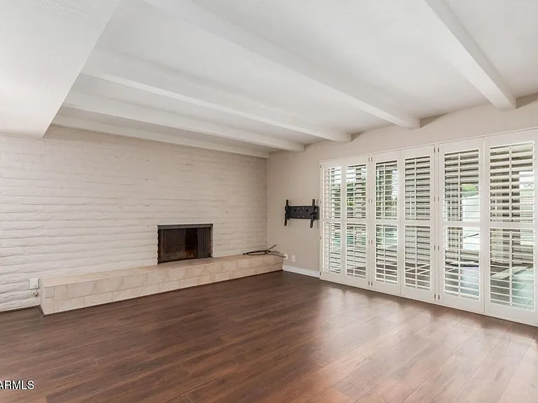 481 W Half Moon Way — Photo 12
