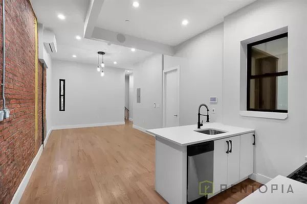 1st image of 90 Manhattan Ave #2I