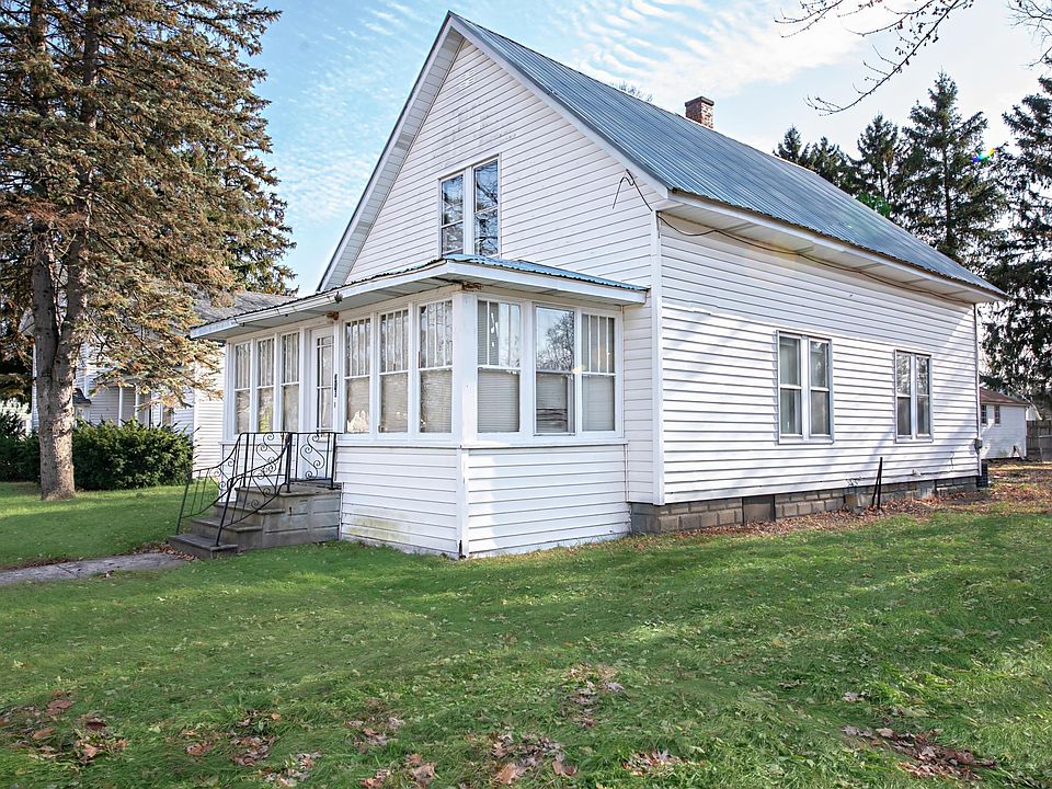 1st image of 316 E Main St
