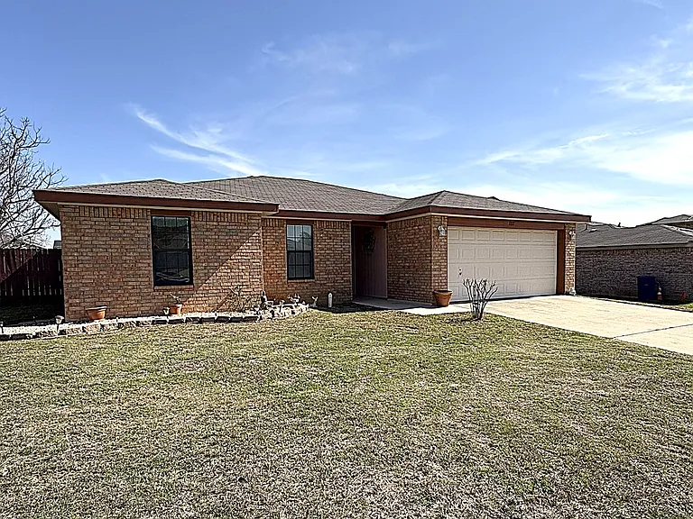 1117 Katelyn Cir — Photo 2