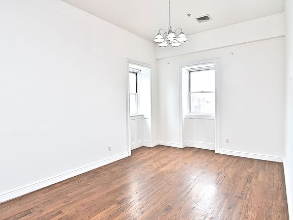 4th image of 240 Lenox Ave #4