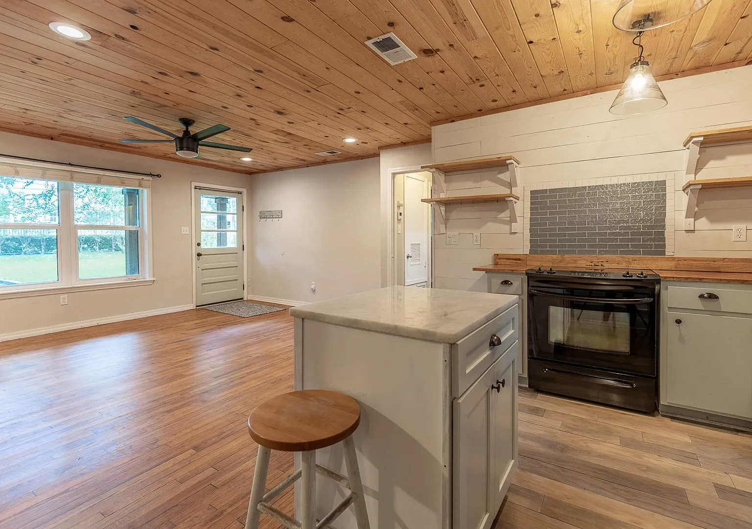 Charming 2-Bedroom Cottage Near Downtown Fairhope — Photo 3
