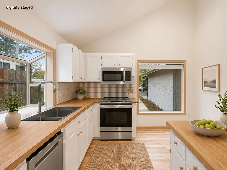 10946 SW 65th Ave — Photo 9