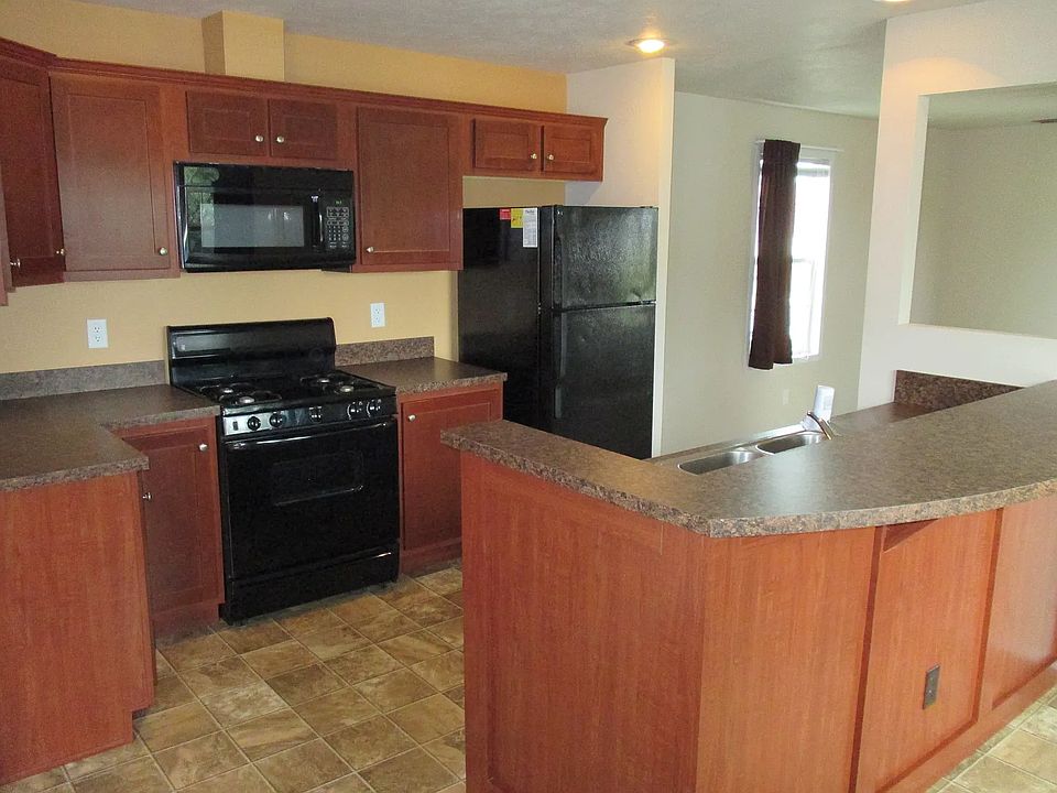 2nd image of 2050 Four Seasons Dr #78