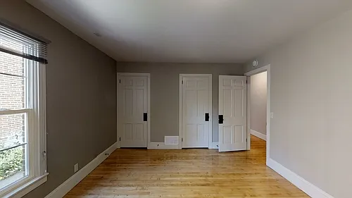 Character filled 2-bedroom flat on Monroe Street! at Dudgeon-Monroe — Photo 4