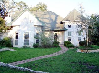 192 Cedarwood Ln, Elgin, TX 78621
