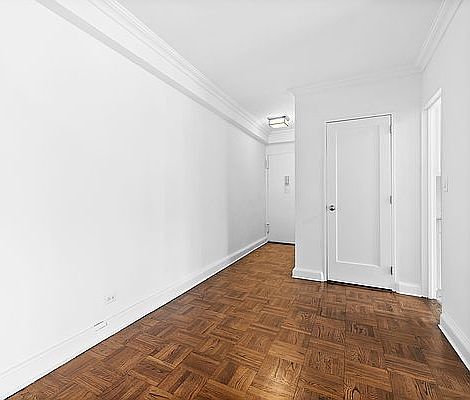 4th image of 215 E 68th St APT 11I
