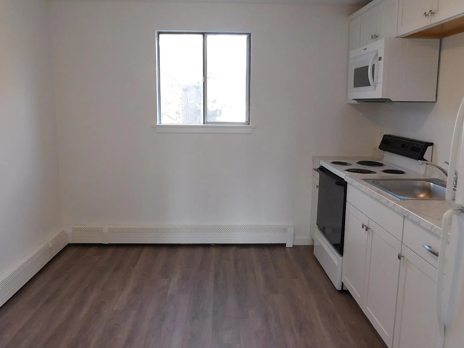 2 bed, 625 sqft, $2,400 — Photo 3