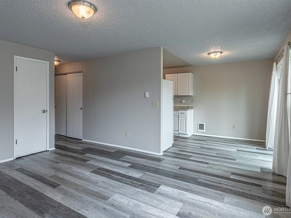 4th image of 1405 Josephine Court SE