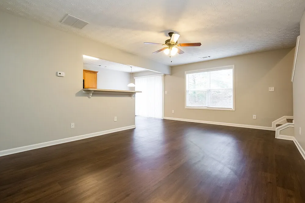 3 bed, 2.5 bath, 1506 sqft, $2,005 — Photo 4