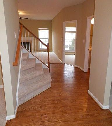 4th image of 622 Newington Pl NE