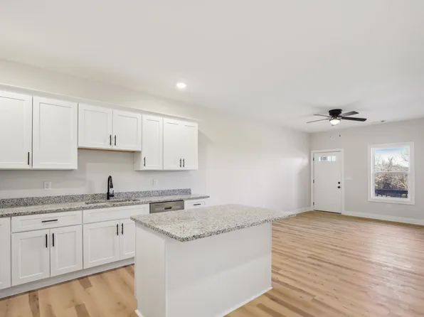 60 Stone Gate Ln, Hartsville, TN 37074