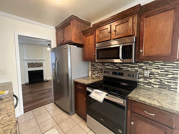 2nd image of 14 Hunters Ct
