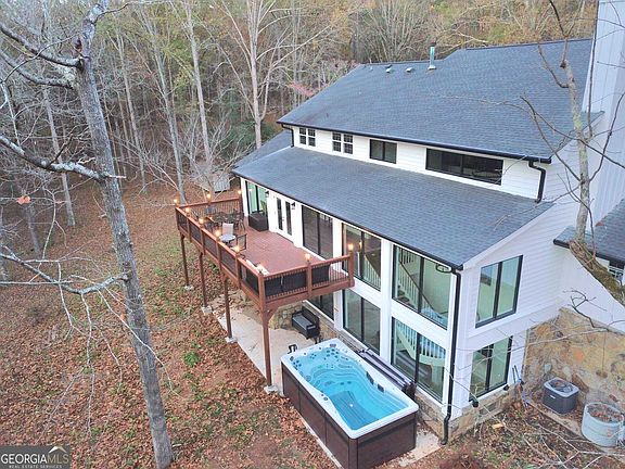 3rd image of 2900 Orchard Rd SW