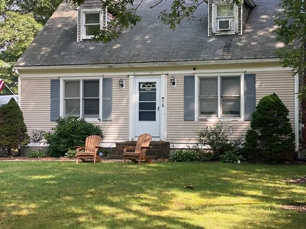 8 Kerry Dr, Barnstable, MA 02630