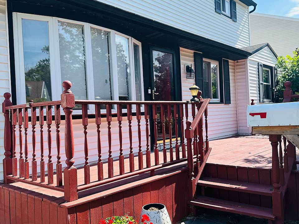 1st image of 305 McNaughton Ave