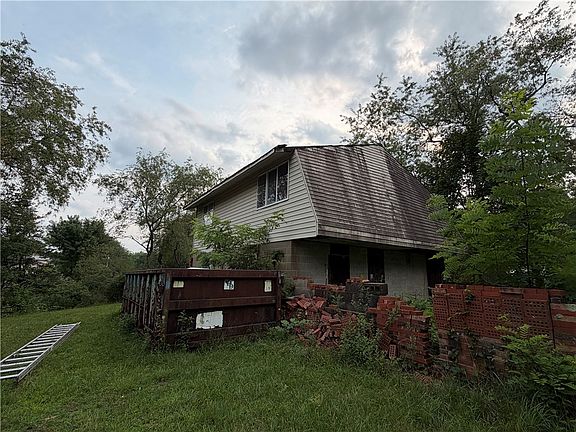 4th image of 521 Parker Rd