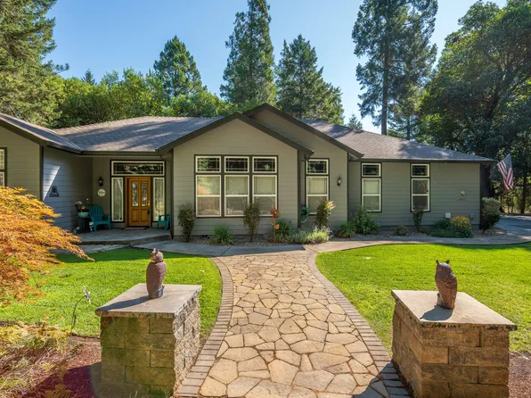 341 Sugar Pine Dr, Merlin, OR 97532