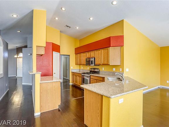 4th image of 4913 W El Campo Grande Ave