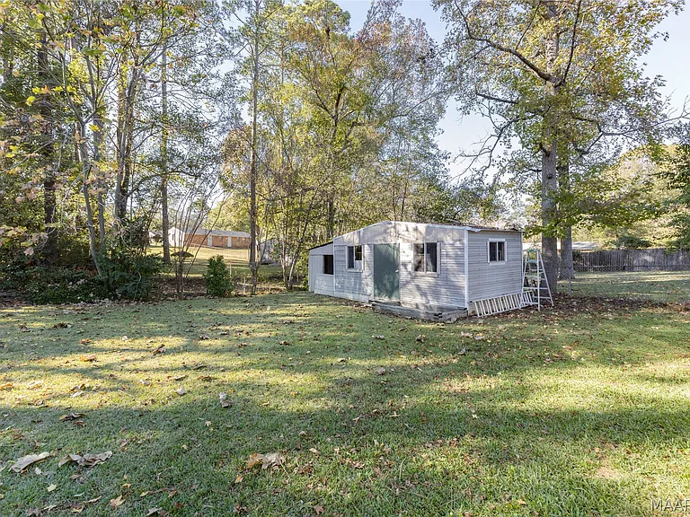 617 Wisteria Rd — Photo 40