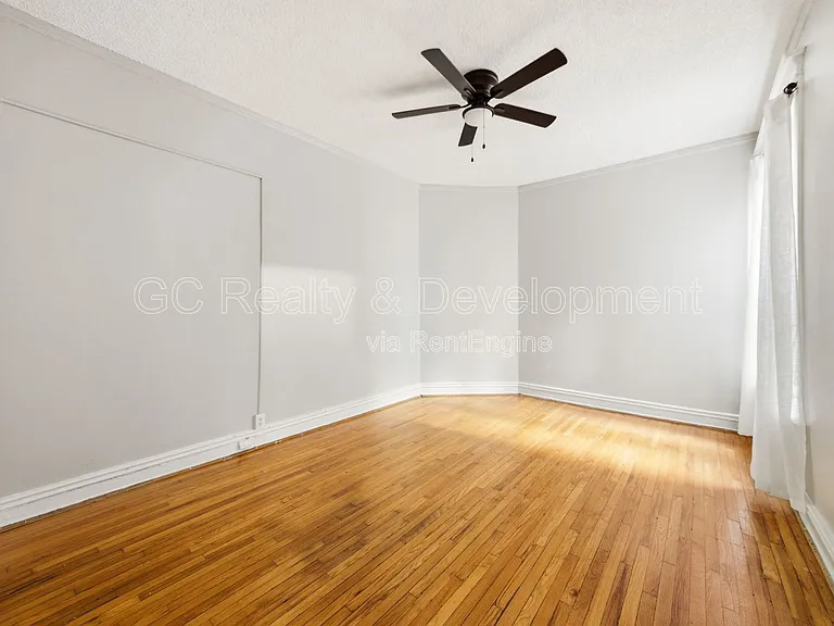 941 E Hyde Park Blvd #1 — Photo 8