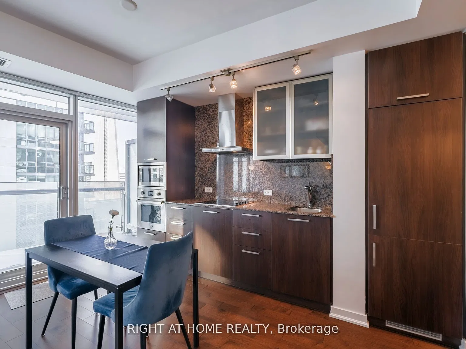 2 bed, $2,250 — Photo 4