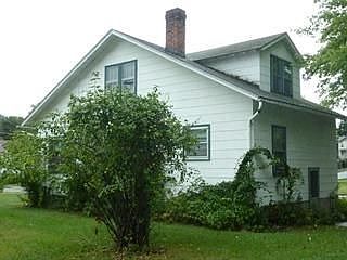 2nd image of 26 Pine St