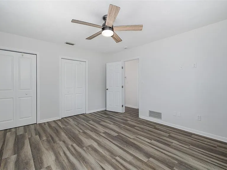 211 Timberlane Dr — Photo 15
