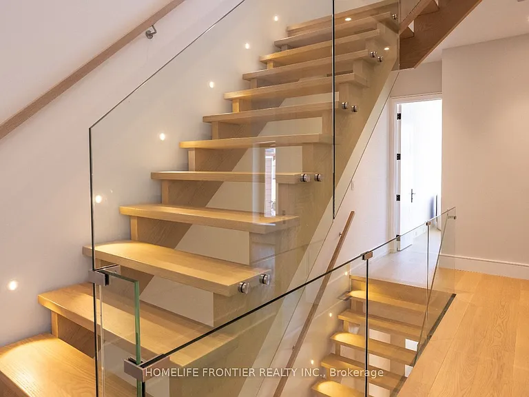 179 Palmerston Ave — Photo 15