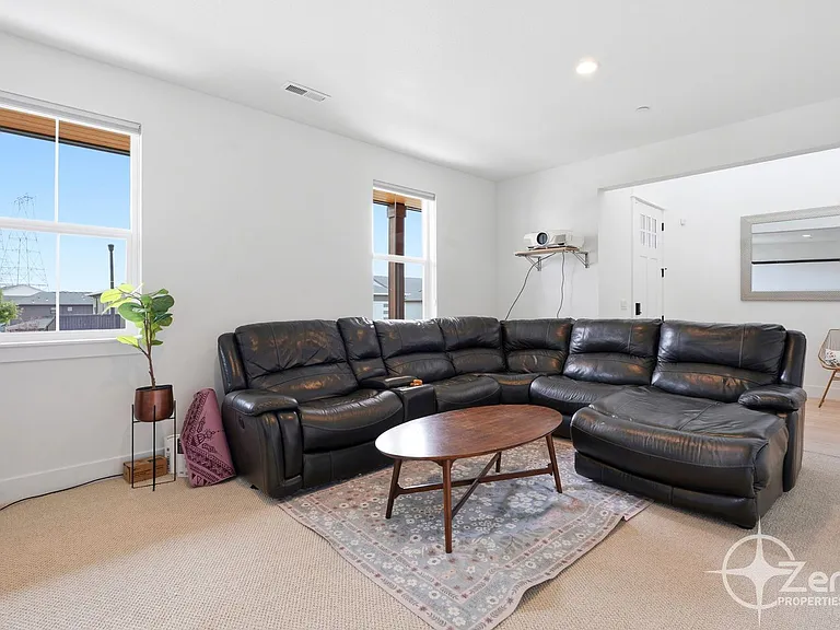 382 W Fir Loop — Photo 5
