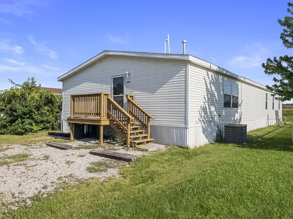 4947 Abrams Dr, Muscatine, IA 52761