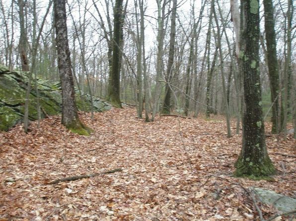2-2 Quarry Hill Ln #4, Blackstone, MA 01504